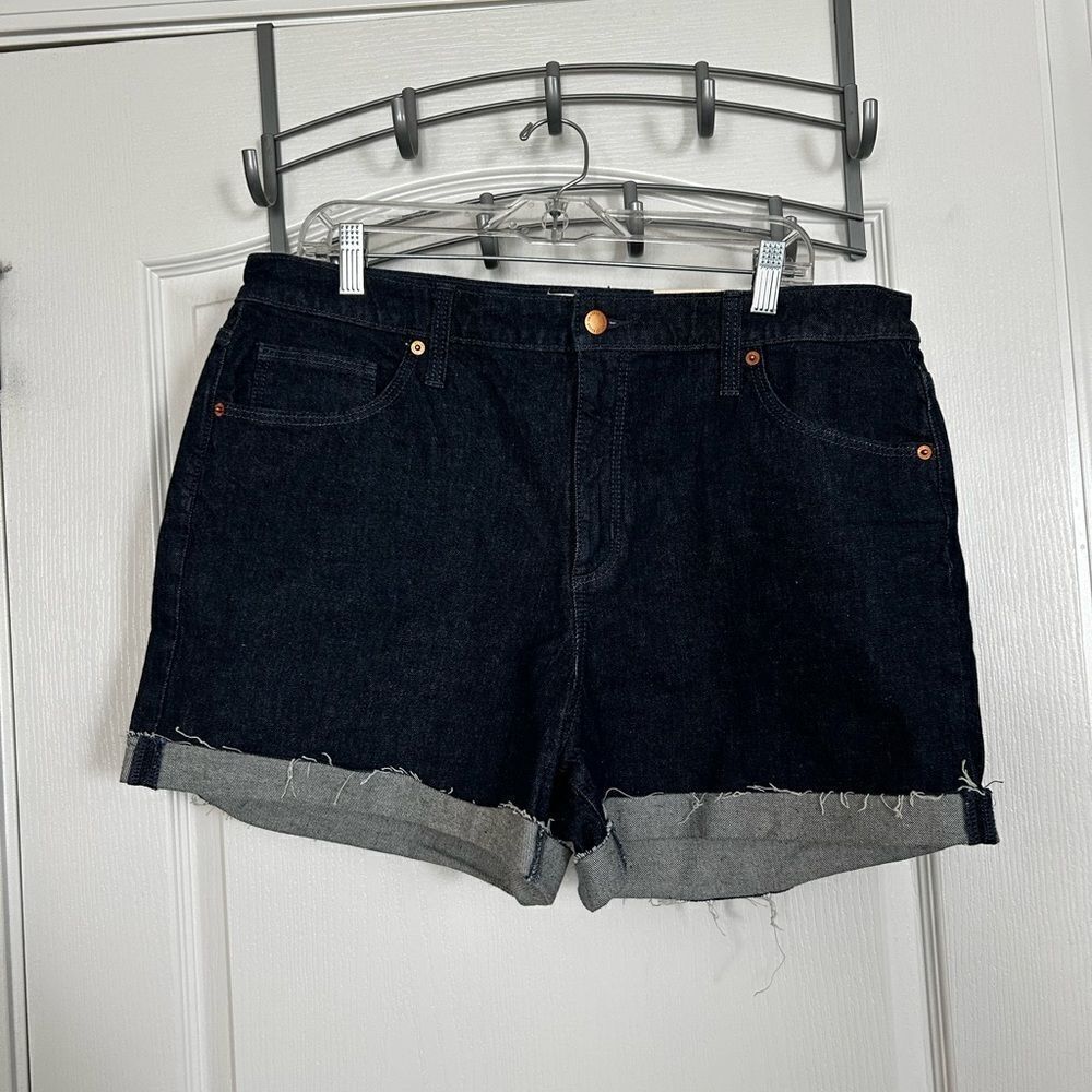 NWT Universal Thread women’s size 16 vintage‎ midi jean shorts dark wash denim